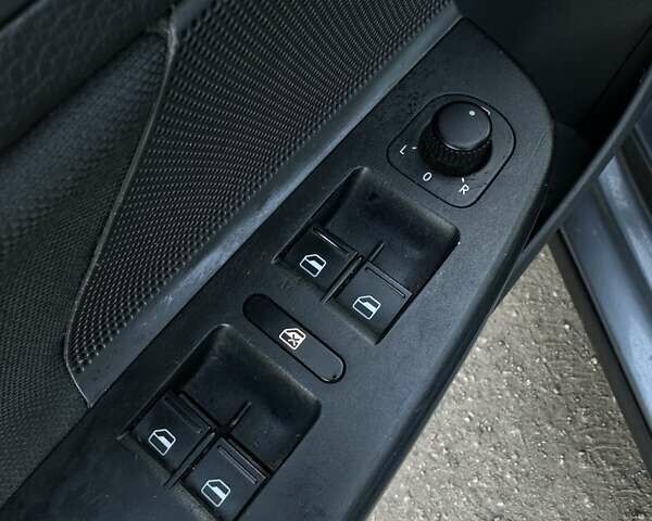 Серый Фольксваген Джетта, объемом двигателя 1.6 л и пробегом 245 тыс. км за 6500 $, фото 13 на Automoto.ua