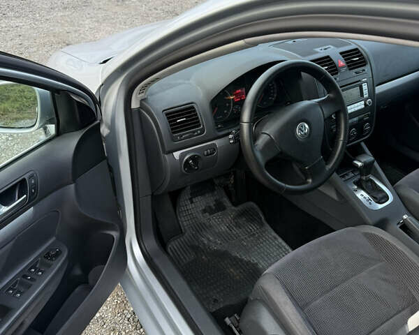 Сірий Фольксваген Джетта, об'ємом двигуна 1.6 л та пробігом 250 тис. км за 7300 $, фото 13 на Automoto.ua