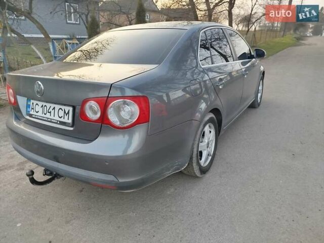 Серый Фольксваген Джетта, объемом двигателя 1.9 л и пробегом 312 тыс. км за 5700 $, фото 6 на Automoto.ua