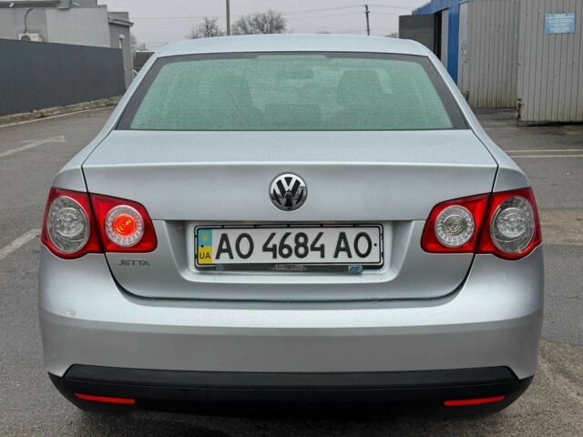Серый Фольксваген Джетта, объемом двигателя 1.6 л и пробегом 301 тыс. км за 6400 $, фото 5 на Automoto.ua
