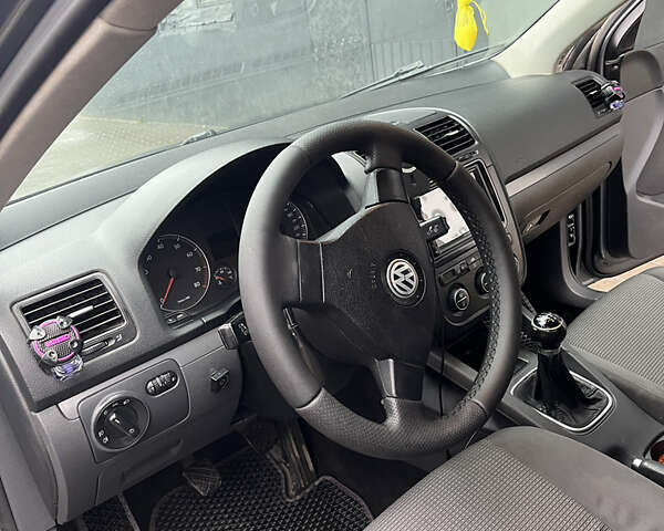 Серый Фольксваген Джетта, объемом двигателя 1.6 л и пробегом 245 тыс. км за 6200 $, фото 8 на Automoto.ua