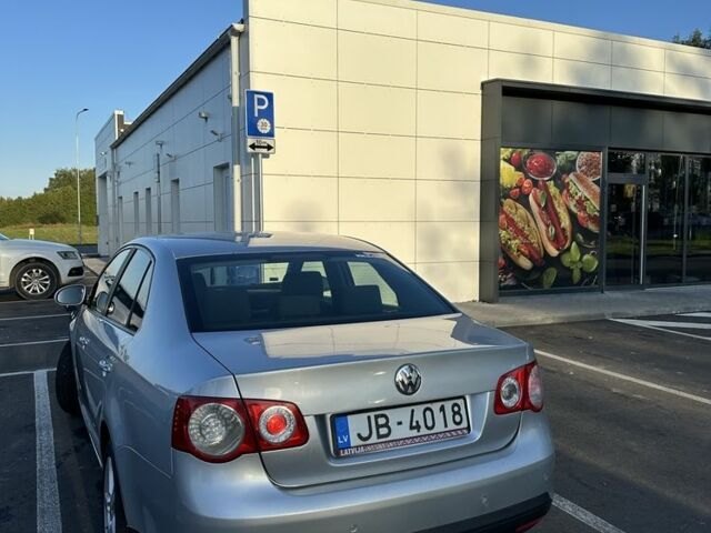 Сірий Фольксваген Джетта, об'ємом двигуна 1.9 л та пробігом 222 тис. км за 2704 $, фото 7 на Automoto.ua