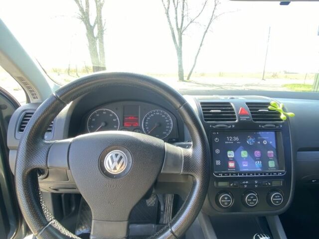 Серый Фольксваген Джетта, объемом двигателя 1.6 л и пробегом 272 тыс. км за 6000 $, фото 1 на Automoto.ua