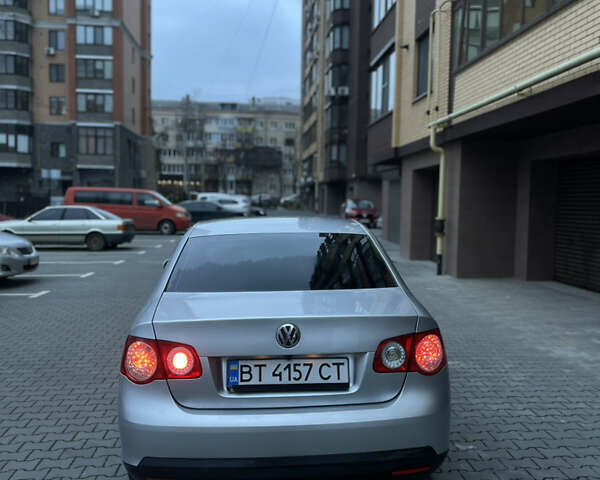 Серый Фольксваген Джетта, объемом двигателя 1.6 л и пробегом 305 тыс. км за 4800 $, фото 5 на Automoto.ua