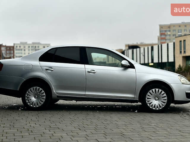 Серый Фольксваген Джетта, объемом двигателя 1.6 л и пробегом 312 тыс. км за 4999 $, фото 13 на Automoto.ua