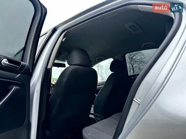 Серый Фольксваген Джетта, объемом двигателя 1.6 л и пробегом 312 тыс. км за 4999 $, фото 26 на Automoto.ua