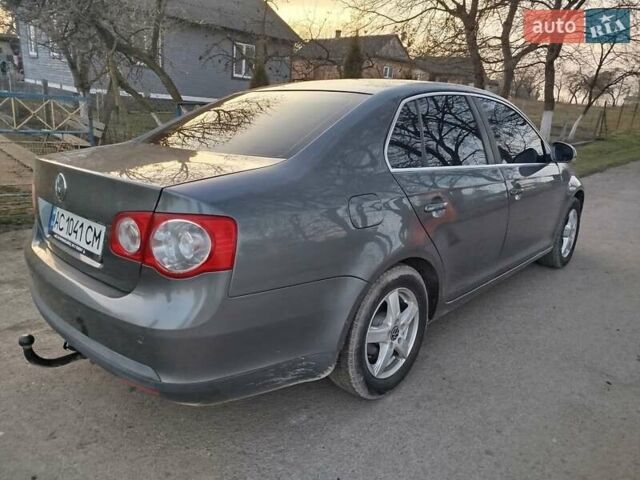 Серый Фольксваген Джетта, объемом двигателя 1.9 л и пробегом 312 тыс. км за 5700 $, фото 5 на Automoto.ua