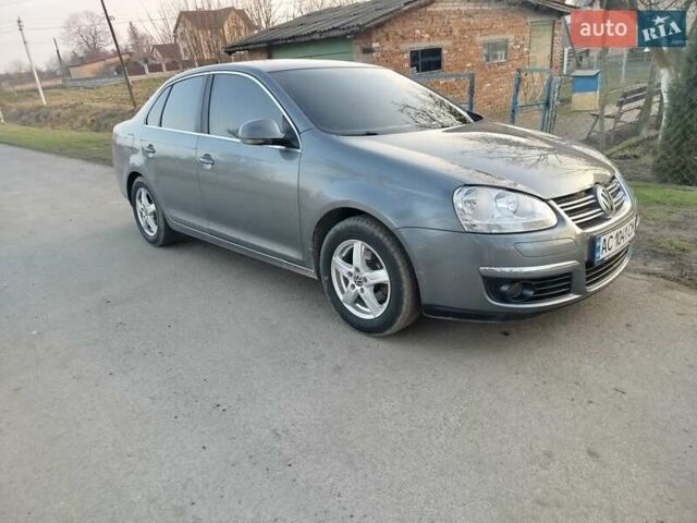 Серый Фольксваген Джетта, объемом двигателя 1.9 л и пробегом 312 тыс. км за 5700 $, фото 1 на Automoto.ua