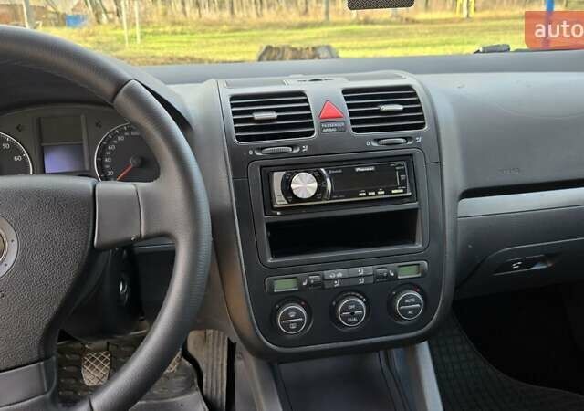 Серый Фольксваген Джетта, объемом двигателя 1.6 л и пробегом 193 тыс. км за 5400 $, фото 15 на Automoto.ua