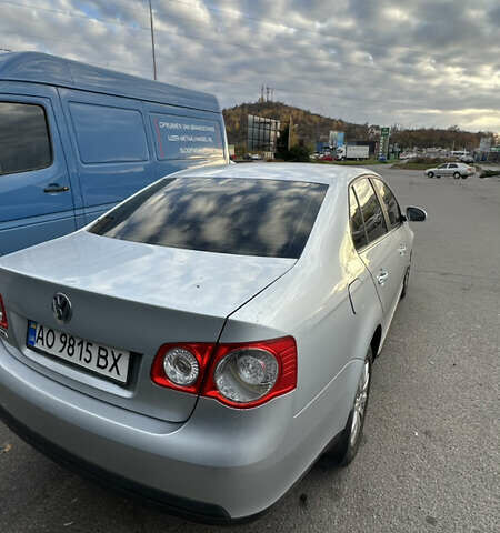 Серый Фольксваген Джетта, объемом двигателя 1.6 л и пробегом 170 тыс. км за 5800 $, фото 4 на Automoto.ua