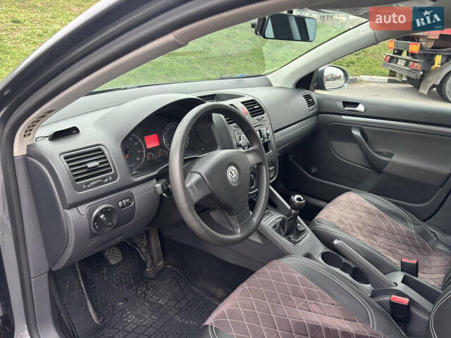 Серый Фольксваген Джетта, объемом двигателя 1.6 л и пробегом 250 тыс. км за 5700 $, фото 7 на Automoto.ua
