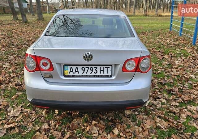 Серый Фольксваген Джетта, объемом двигателя 1.6 л и пробегом 193 тыс. км за 5400 $, фото 9 на Automoto.ua