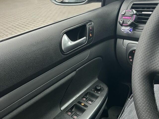 Серый Фольксваген Джетта, объемом двигателя 1.6 л и пробегом 245 тыс. км за 6200 $, фото 12 на Automoto.ua