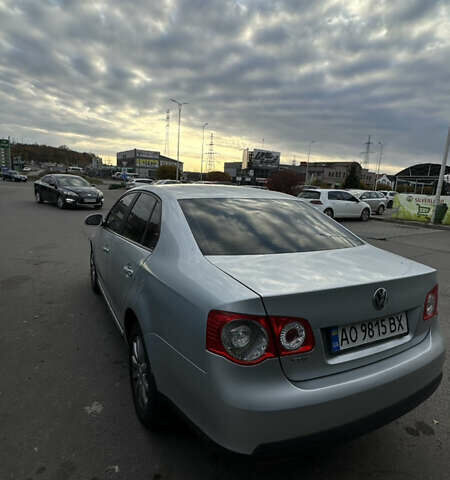 Серый Фольксваген Джетта, объемом двигателя 1.6 л и пробегом 170 тыс. км за 5800 $, фото 3 на Automoto.ua