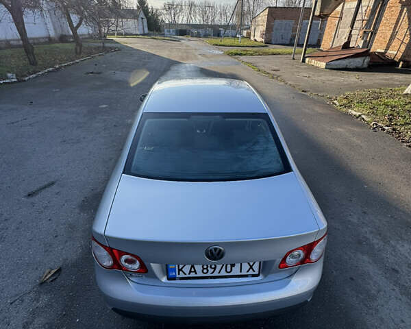 Серый Фольксваген Джетта, объемом двигателя 1.6 л и пробегом 309 тыс. км за 4999 $, фото 9 на Automoto.ua