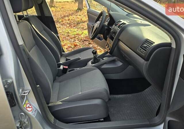 Серый Фольксваген Джетта, объемом двигателя 1.6 л и пробегом 193 тыс. км за 5400 $, фото 17 на Automoto.ua