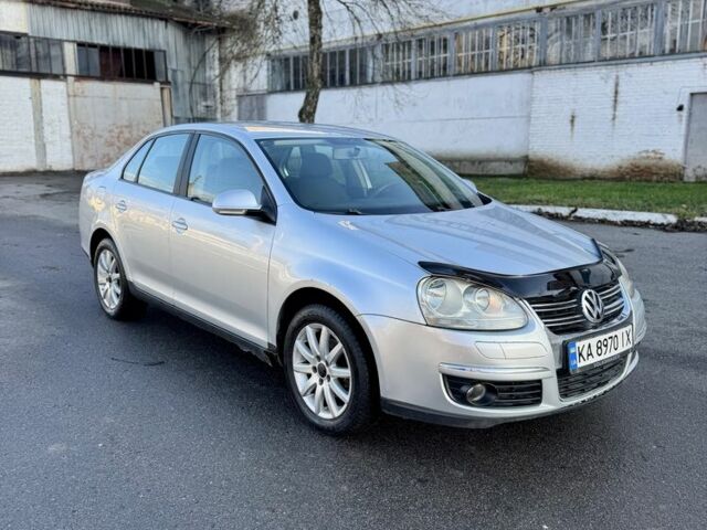 Сірий Фольксваген Джетта, об'ємом двигуна 1.6 л та пробігом 300 тис. км за 4999 $, фото 2 на Automoto.ua