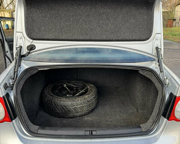 Серый Фольксваген Джетта, объемом двигателя 1.6 л и пробегом 309 тыс. км за 4999 $, фото 43 на Automoto.ua