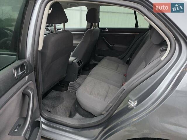 Серый Фольксваген Джетта, объемом двигателя 1.9 л и пробегом 360 тыс. км за 5900 $, фото 5 на Automoto.ua