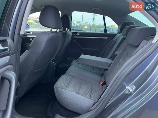 Серый Фольксваген Джетта, объемом двигателя 1.4 л и пробегом 253 тыс. км за 6500 $, фото 16 на Automoto.ua