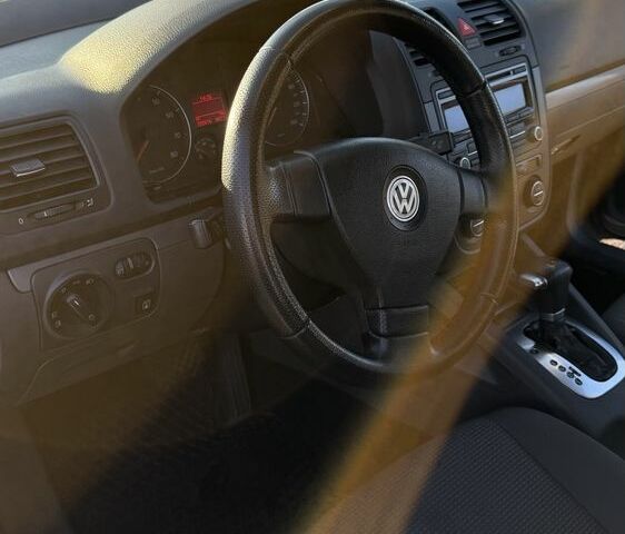 Сірий Фольксваген Джетта, об'ємом двигуна 1.6 л та пробігом 282 тис. км за 5900 $, фото 6 на Automoto.ua