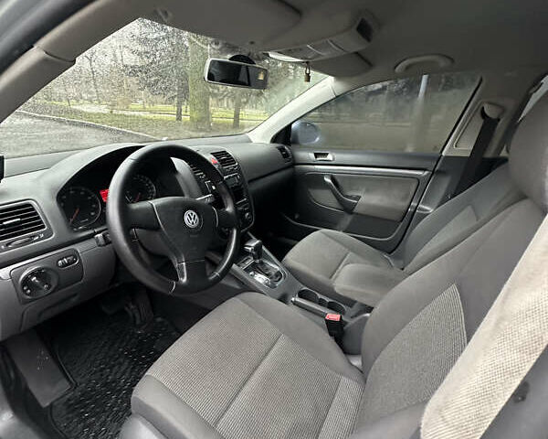 Сірий Фольксваген Джетта, об'ємом двигуна 1.6 л та пробігом 171 тис. км за 5900 $, фото 17 на Automoto.ua