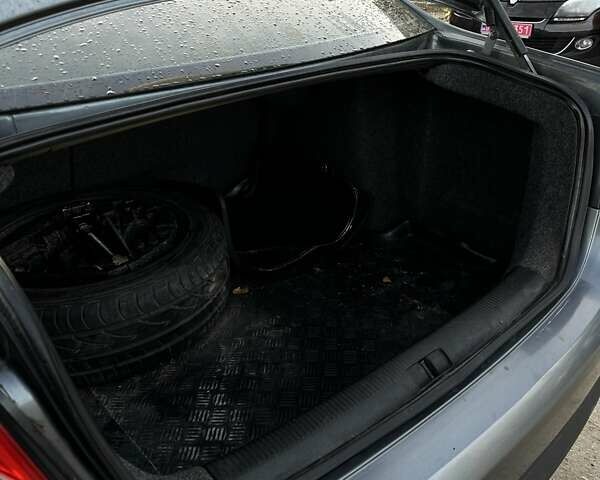 Серый Фольксваген Джетта, объемом двигателя 1.6 л и пробегом 245 тыс. км за 6500 $, фото 10 на Automoto.ua