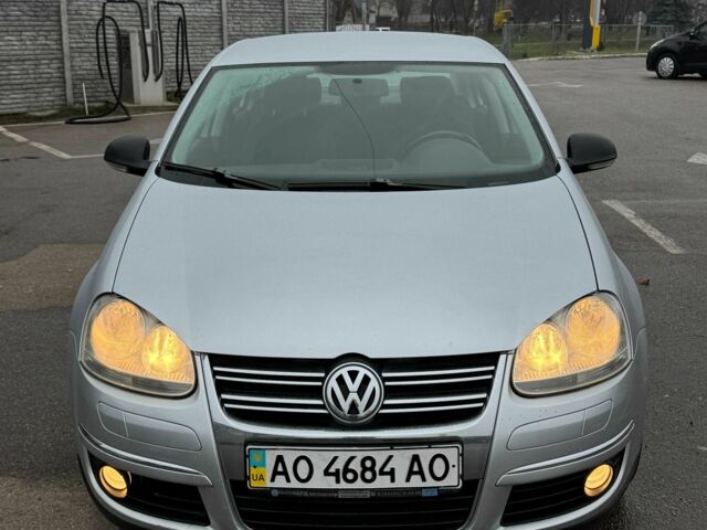 Серый Фольксваген Джетта, объемом двигателя 1.6 л и пробегом 301 тыс. км за 6400 $, фото 1 на Automoto.ua