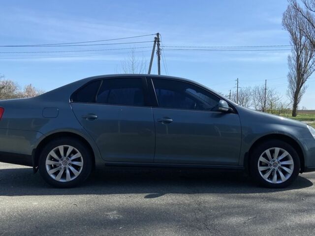 Серый Фольксваген Джетта, объемом двигателя 1.6 л и пробегом 272 тыс. км за 6000 $, фото 7 на Automoto.ua