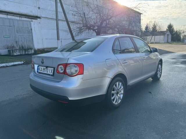 Сірий Фольксваген Джетта, об'ємом двигуна 1.6 л та пробігом 300 тис. км за 4999 $, фото 4 на Automoto.ua