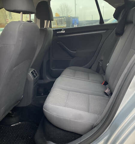 Серый Фольксваген Джетта, объемом двигателя 1.6 л и пробегом 290 тыс. км за 6100 $, фото 8 на Automoto.ua