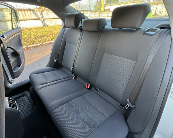 Серый Фольксваген Джетта, объемом двигателя 1.6 л и пробегом 309 тыс. км за 4999 $, фото 31 на Automoto.ua