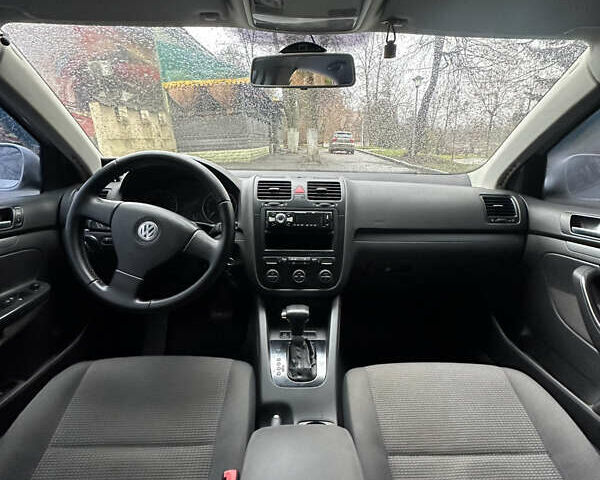 Сірий Фольксваген Джетта, об'ємом двигуна 1.6 л та пробігом 171 тис. км за 5900 $, фото 20 на Automoto.ua