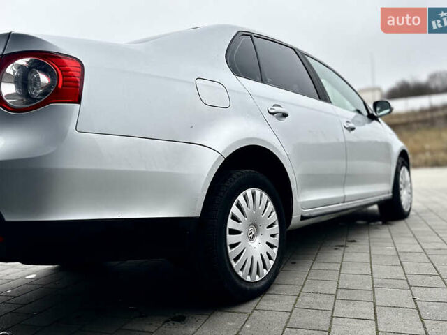 Серый Фольксваген Джетта, объемом двигателя 1.6 л и пробегом 312 тыс. км за 4999 $, фото 20 на Automoto.ua