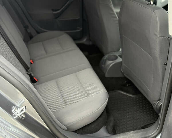 Серый Фольксваген Джетта, объемом двигателя 1.6 л и пробегом 210 тыс. км за 6100 $, фото 28 на Automoto.ua