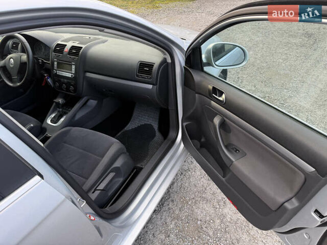 Сірий Фольксваген Джетта, об'ємом двигуна 1.6 л та пробігом 250 тис. км за 7300 $, фото 10 на Automoto.ua