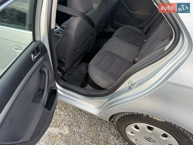 Сірий Фольксваген Джетта, об'ємом двигуна 1.6 л та пробігом 250 тис. км за 7300 $, фото 12 на Automoto.ua