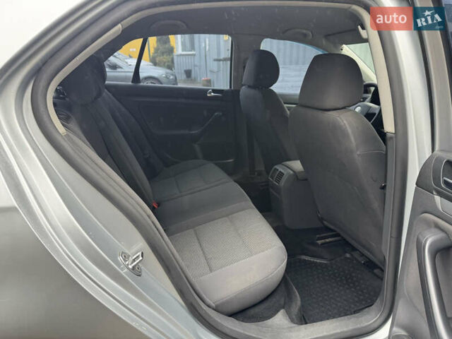 Серый Фольксваген Джетта, объемом двигателя 1.6 л и пробегом 171 тыс. км за 5800 $, фото 14 на Automoto.ua