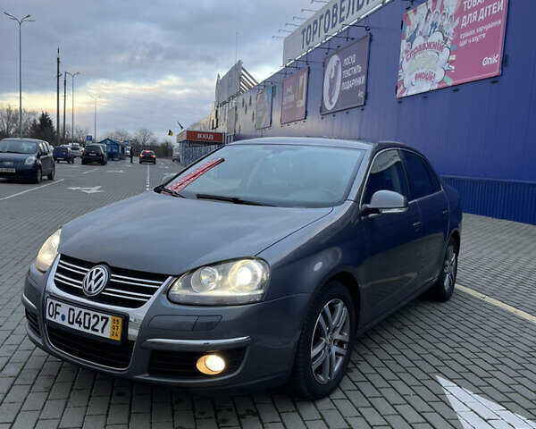 Серый Фольксваген Джетта, объемом двигателя 1.4 л и пробегом 253 тыс. км за 6500 $, фото 10 на Automoto.ua