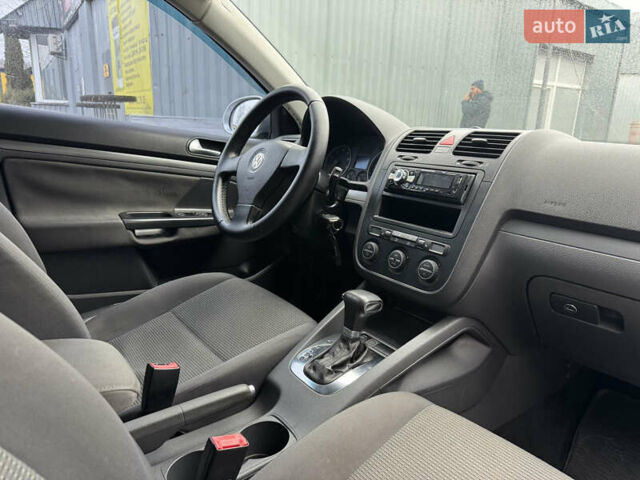 Серый Фольксваген Джетта, объемом двигателя 1.6 л и пробегом 171 тыс. км за 5800 $, фото 18 на Automoto.ua