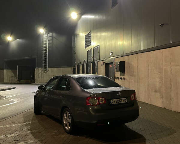 Серый Фольксваген Джетта, объемом двигателя 1.6 л и пробегом 231 тыс. км за 5200 $, фото 1 на Automoto.ua