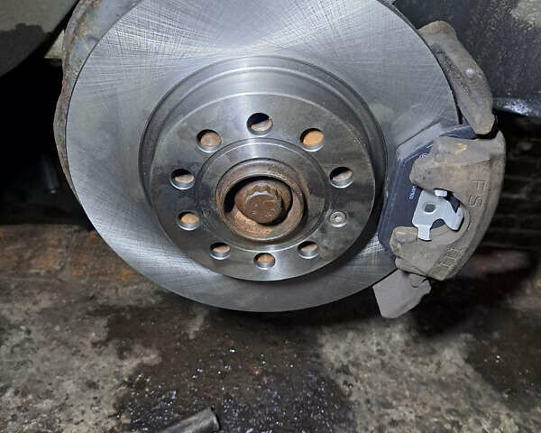 Серый Фольксваген Джетта, объемом двигателя 1.6 л и пробегом 309 тыс. км за 4999 $, фото 51 на Automoto.ua