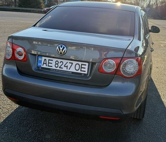 Сірий Фольксваген Джетта, об'ємом двигуна 1.6 л та пробігом 282 тис. км за 5900 $, фото 2 на Automoto.ua