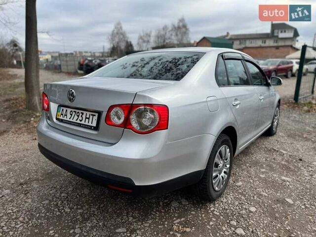 Сірий Фольксваген Джетта, об'ємом двигуна 1.6 л та пробігом 193 тис. км за 5250 $, фото 5 на Automoto.ua