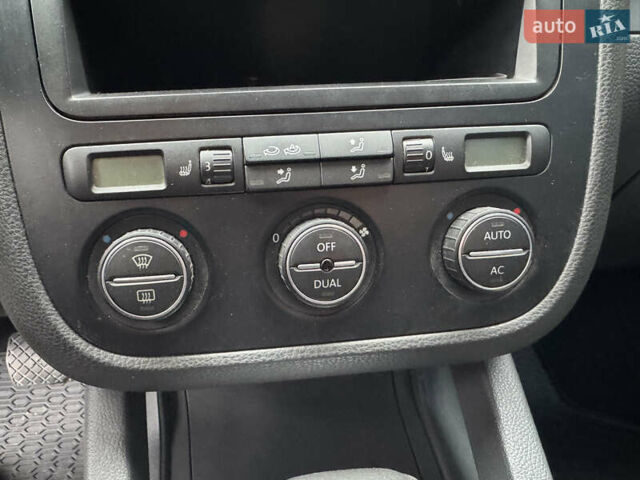 Серый Фольксваген Джетта, объемом двигателя 1.6 л и пробегом 171 тыс. км за 5800 $, фото 12 на Automoto.ua