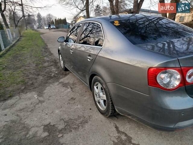 Серый Фольксваген Джетта, объемом двигателя 1.9 л и пробегом 312 тыс. км за 5700 $, фото 4 на Automoto.ua