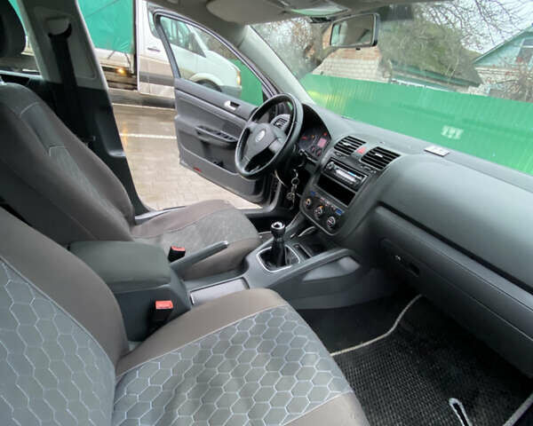 Сірий Фольксваген Джетта, об'ємом двигуна 1.9 л та пробігом 215 тис. км за 5200 $, фото 5 на Automoto.ua