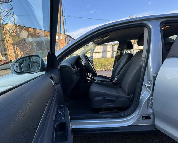 Серый Фольксваген Джетта, объемом двигателя 1.6 л и пробегом 309 тыс. км за 4999 $, фото 20 на Automoto.ua