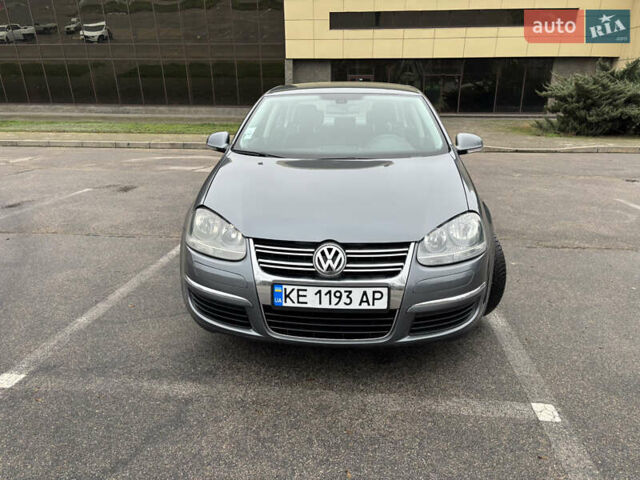 Серый Фольксваген Джетта, объемом двигателя 1.4 л и пробегом 192 тыс. км за 6000 $, фото 6 на Automoto.ua