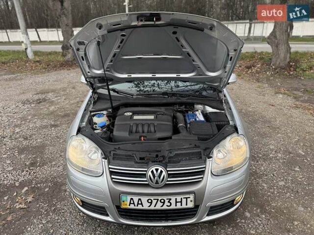Сірий Фольксваген Джетта, об'ємом двигуна 1.6 л та пробігом 193 тис. км за 5250 $, фото 25 на Automoto.ua